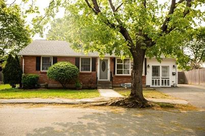 37 Chipman Rd, Beverly, MA 01915 - Photo 1