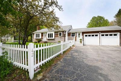 42 Reed St, Hanson, MA 02341 - Photo 1