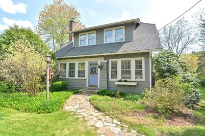 301 Village St, Medway, MA 02053 - Photo 1