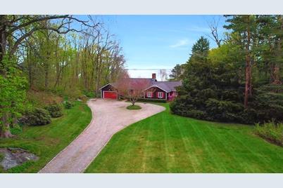 83 Beacon St, Marblehead, MA 01945 - Photo 1