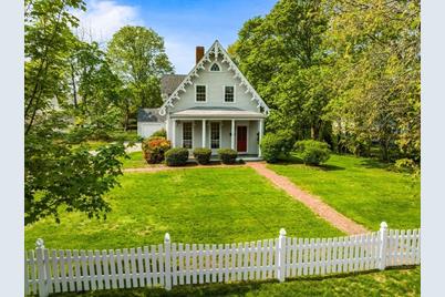 59 Cottage St, Hingham, MA 02043 - Photo 1