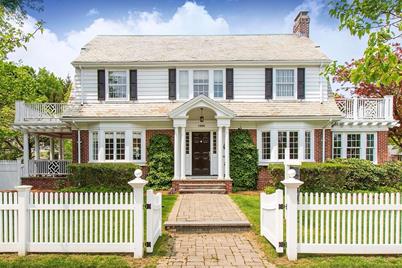 1888 Commonwealth Avenue, Newton, MA 02466 - Photo 1