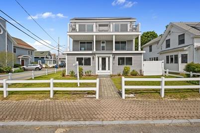 47 W Central Ave, Wareham, MA 02571 - Photo 1