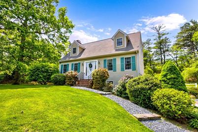 11 Hillcrest Dr, Bourne, MA 02532 - Photo 1