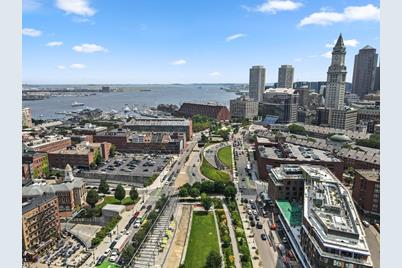 85 East India Row #8H, Boston, MA 02110 - Photo 1