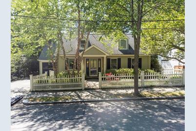 7 Glenwood Avenue, Newton, MA 02459 - Photo 1