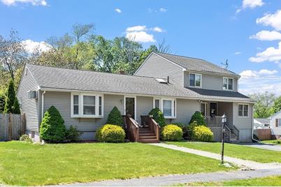 4 Dana Rd, Peabody, MA 01960 - Photo 1