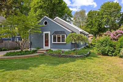 29 Wilson St, Reading, MA 01867 - Photo 1