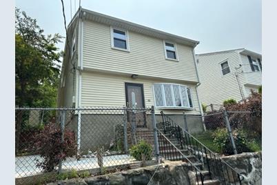 10 Marivista Ave, Waltham, MA 02451 - Photo 1