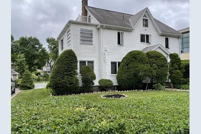 32 Kingsbury Street, Wellesley, MA 02481 - Photo 1