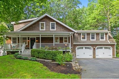 2 Heritage Lane, Lynnfield, MA 01940 - Photo 1