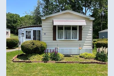 35 First Ave, Westfield, MA 01085 - Photo 1