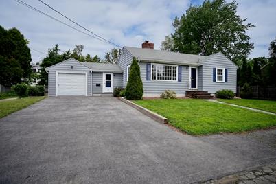 3 Richards Rd, Beverly, MA 01915 - Photo 1