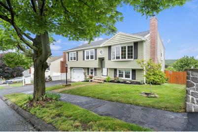 12 Murdock Dr, Peabody, MA 01960 - Photo 1