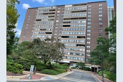 9 Hawthorne Pl #4G, Boston, MA 02114 - Photo 1