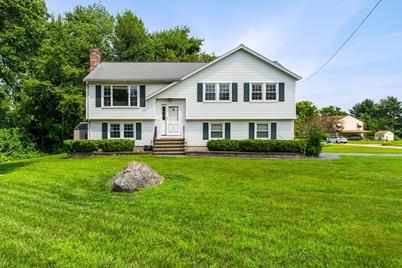 28 Golden Cove Rd, Chelmsford, MA 01824 - Photo 1