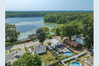 133 Pine Grove St, Springfield, MA 01119 - Photo 1