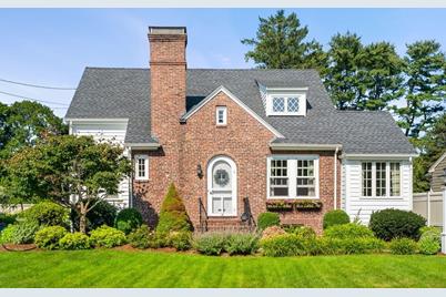 16 Corning St, Beverly, MA 01915 - Photo 1