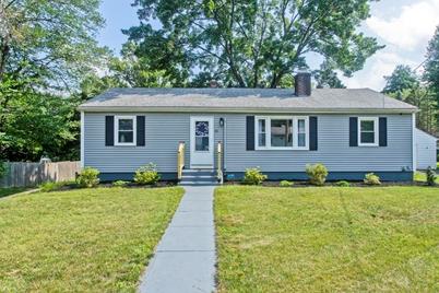 85 Quartus St, Chicopee, MA 01013 - Photo 1