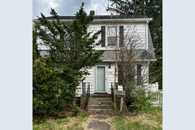 110 Rockland Rd, Auburn, MA 01501 - Photo 1