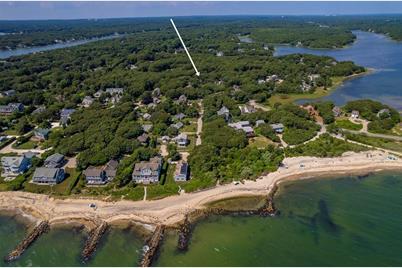 516 Menauhant Rd, Falmouth, MA 02536 - Photo 1