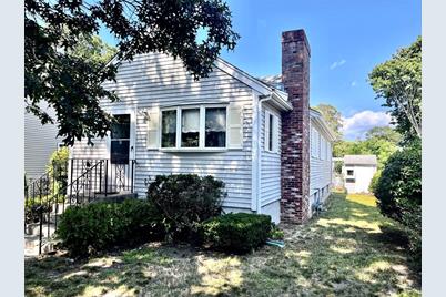 8 Shore Ave, Wareham, MA 02571 - Photo 1