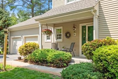 8 Stonegate Lane #8, Bedford, MA 01730 - Photo 1