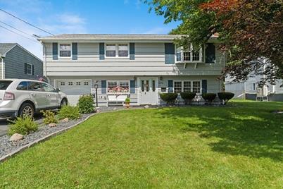 18 Cedar Grove Ave, Peabody, MA 01960 - Photo 1