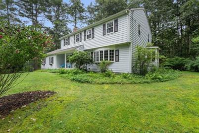 122 Causeway Street, Medfield, MA 02052 - Photo 1