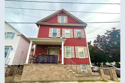 61 Washington St, New Bedford, MA 02740 - Photo 1