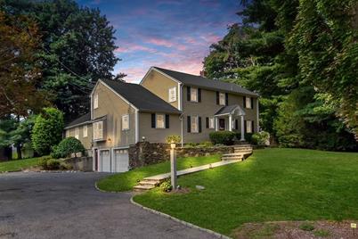 18 Wheeler Ln, Natick, MA 01760 - Photo 1