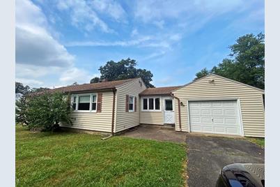 34 Sonia St, Springfield, MA 01129 - Photo 1