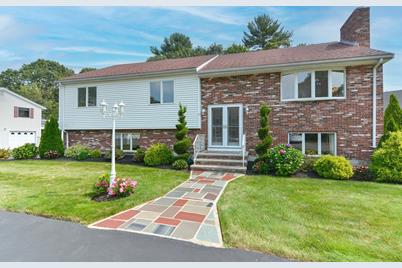 8 Oakridge Dr, Saugus, MA 01906 - Photo 1