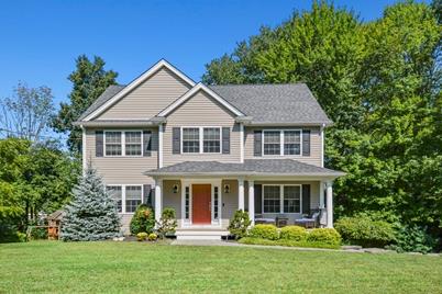 14 Avalon Dr, Attleboro, MA 02703 - Photo 1