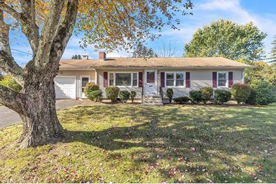 12 Allen St, West Brookfield, MA 01585 - Photo 1