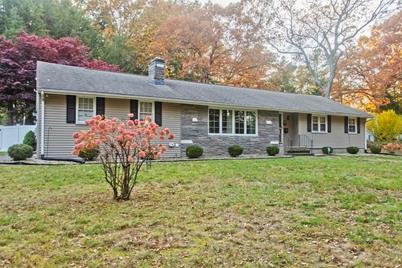 831 S Branch Parkway, Springfield, MA 01118 - Photo 1