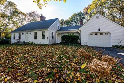 135 Palomino Dr, Barnstable, MA 02630 - Photo 1
