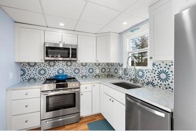 6 Loring Hills Ave #B4, Salem, MA 01970 - Photo 1