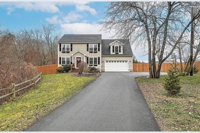 380 N Wheaton Ave, Seekonk, MA 02771 - Photo 1