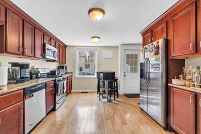 194 W 5th St, Boston, MA 02127 - Photo 1