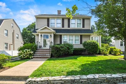 1316 Quincy Shore Drive, Quincy, MA 02169 - Photo 1