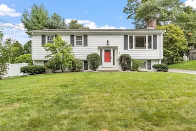 7 Boston Dr, Shrewsbury, MA 01545 - Photo 1