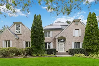 18 Darlene Dr, Southborough, MA 01772 - Photo 1