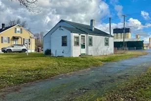 91 S Main St, Acushnet, MA 02743 - Photo 1