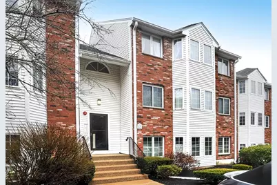 122 Tall Oaks Dr #F, Weymouth, MA 02190 - Photo 1