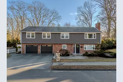 12 Fieldstone Dr, Stoneham, MA 02180 - Photo 1