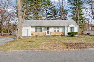 5 Kerry Dr, Springfield, MA 01118 - Photo 1