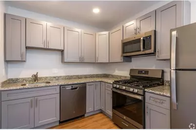 8 Lawton Pl #7, Waltham, MA 02453 - Photo 1