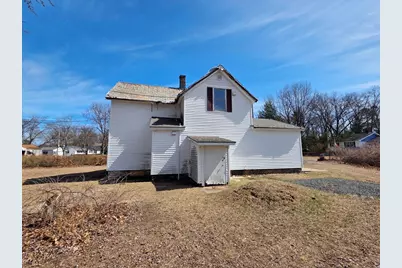 81 McCarthy Ave, Chicopee, MA 01020 - Photo 1