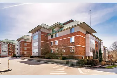 173 Oak St #303, Newton, MA 02464 - Photo 1